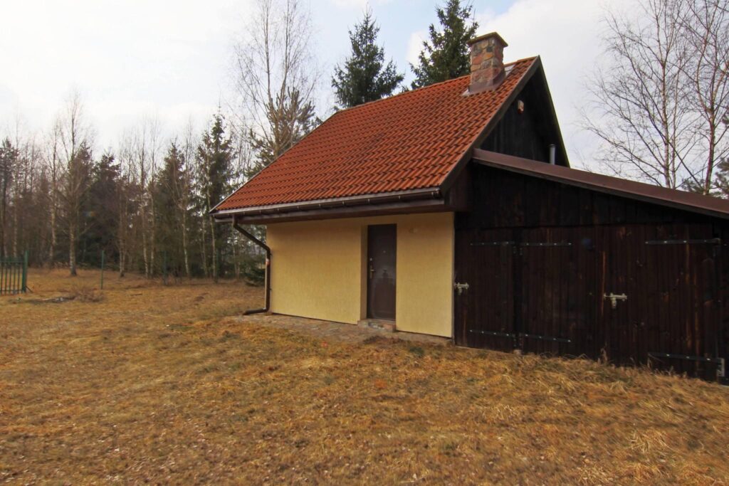 Posiadłość z dwoma domami nad jeziorem Mielno - zdjęcie 24